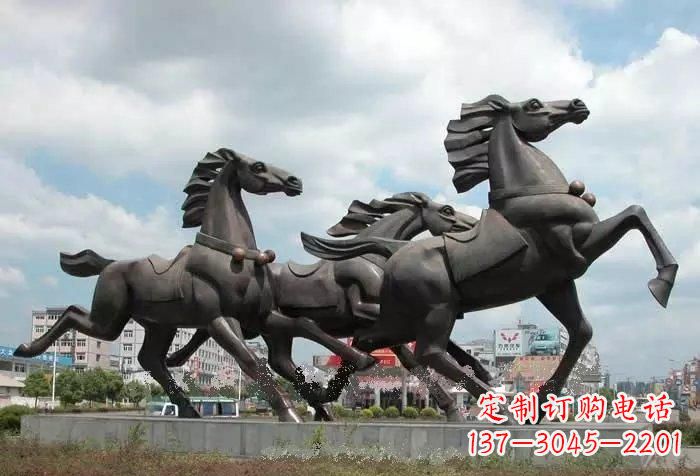 安阳奔跑马雕塑