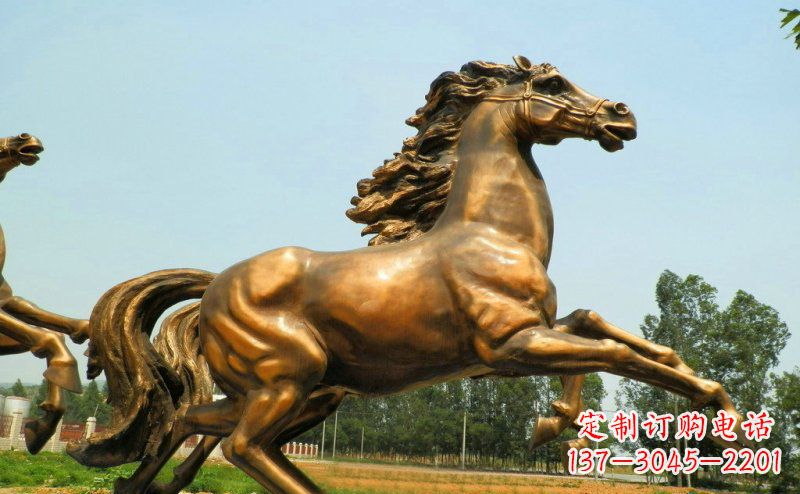安阳奔腾的马公园玻璃钢仿铜动物雕塑