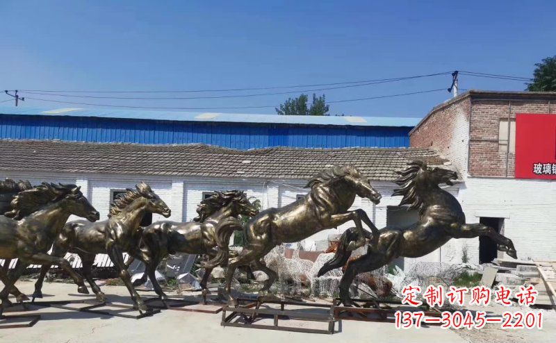 安阳奔腾马群铜雕