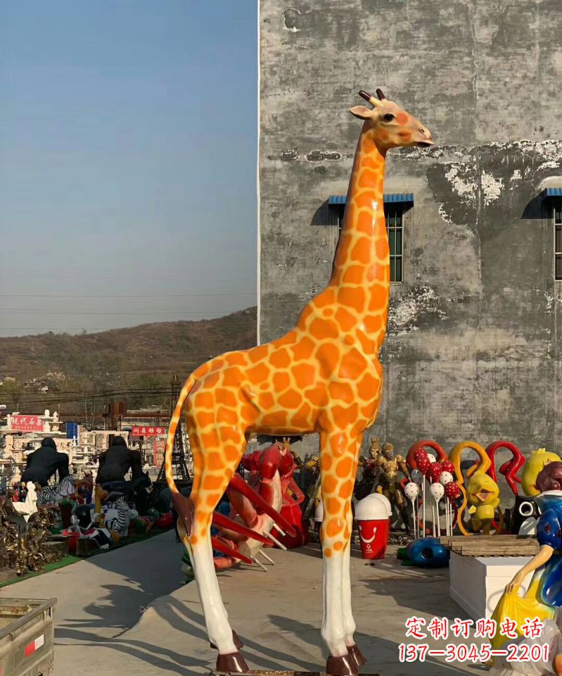 安阳玻璃刚彩绘长颈鹿动物雕塑