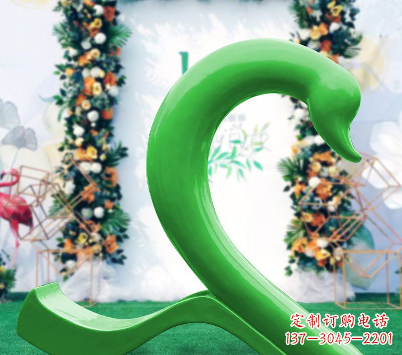 安阳玻璃钢爱心天鹅雕塑(左)