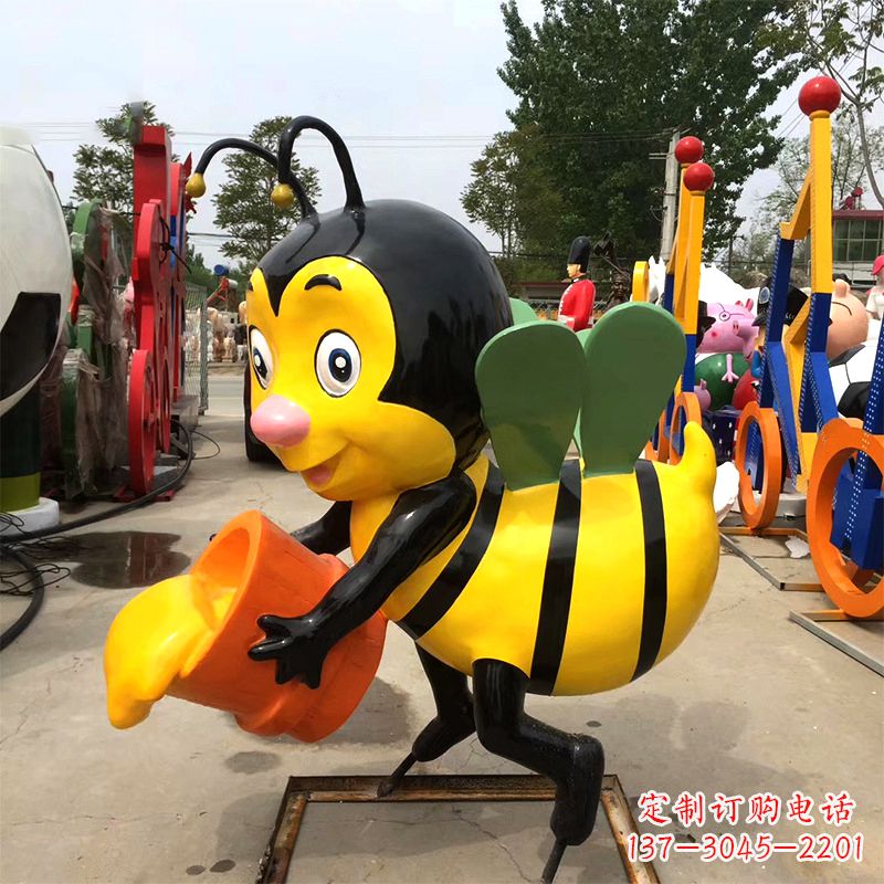 安阳玻璃钢采蜜的蜜蜂雕塑