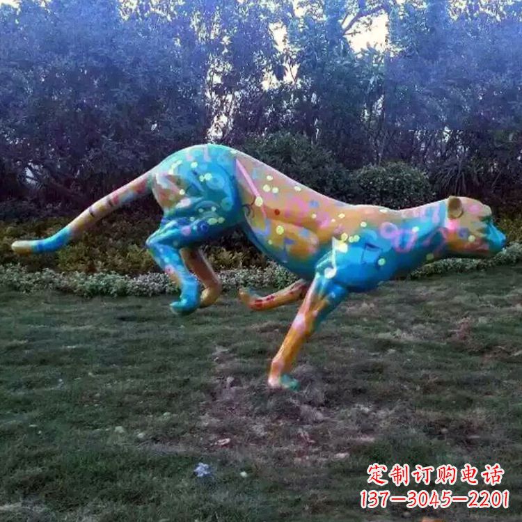 安阳玻璃钢彩绘豹子雕塑-公园草坪动物雕塑摆件