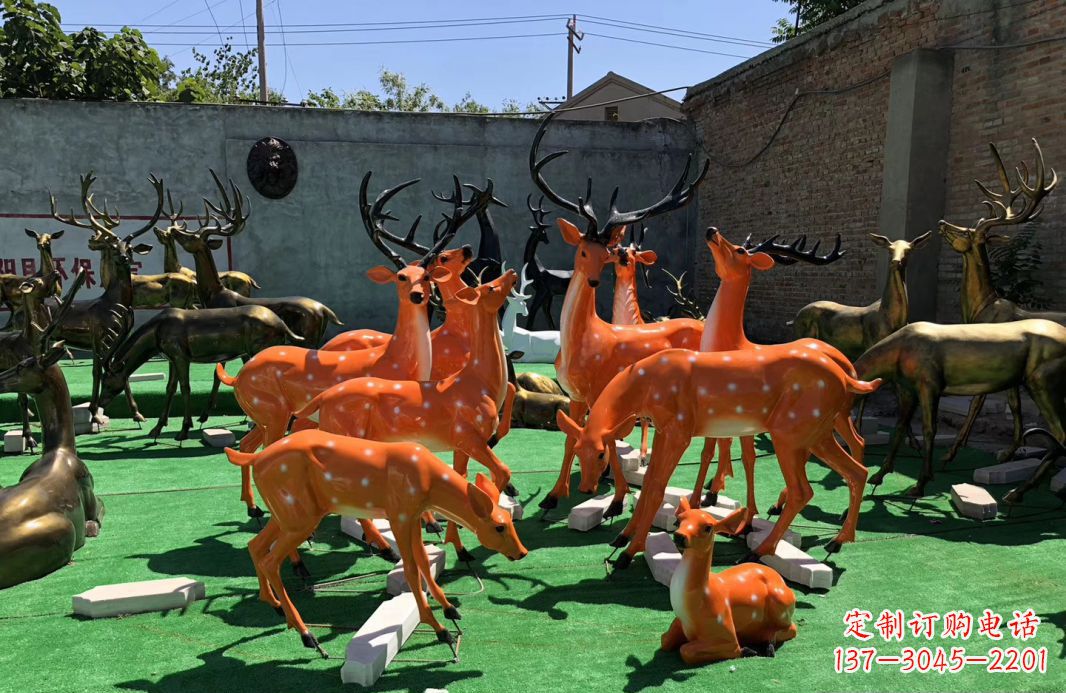 安阳玻璃钢彩绘梅花鹿雕塑别墅庭院仿真动物摆件
