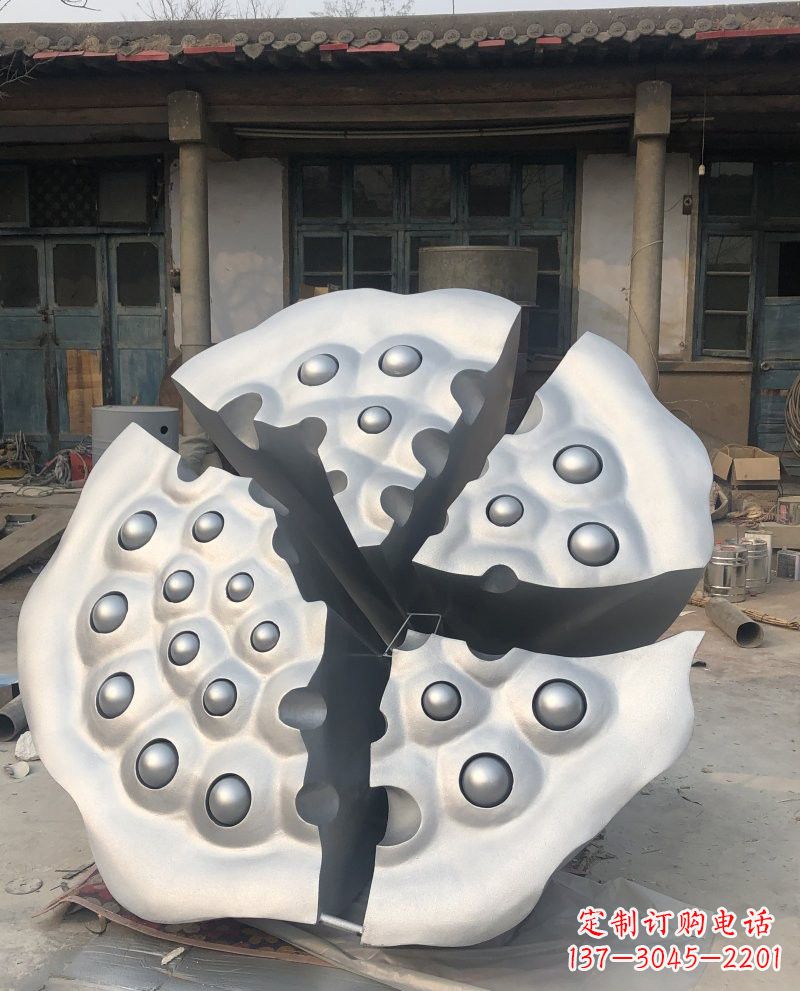 安阳玻璃钢大型莲蓬雕塑
