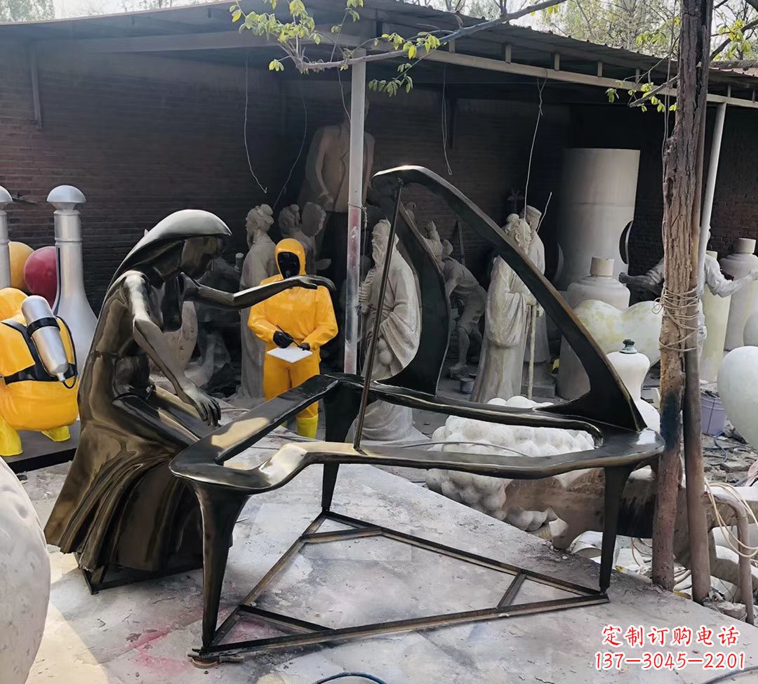 安阳玻璃钢仿铜抽象弹钢琴雕塑公园景观摆件