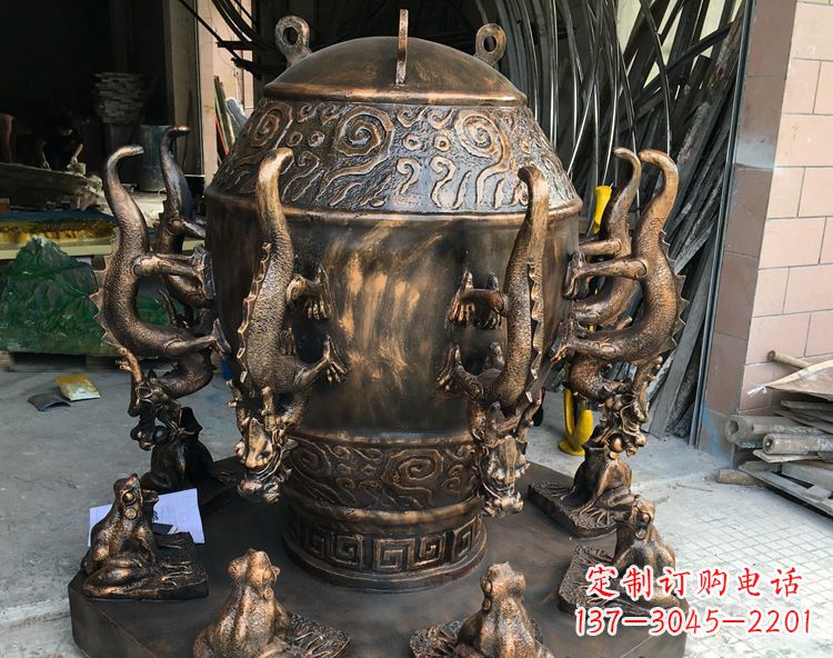 安阳玻璃钢仿铜地动仪,中国古代仪器景观雕塑摆件