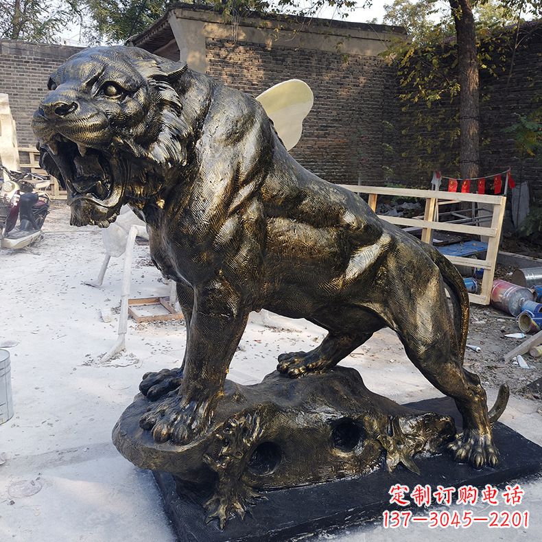 安阳玻璃钢仿铜老虎雕塑