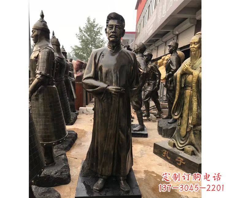 安阳玻璃钢仿铜校园近代名人鲁迅雕塑