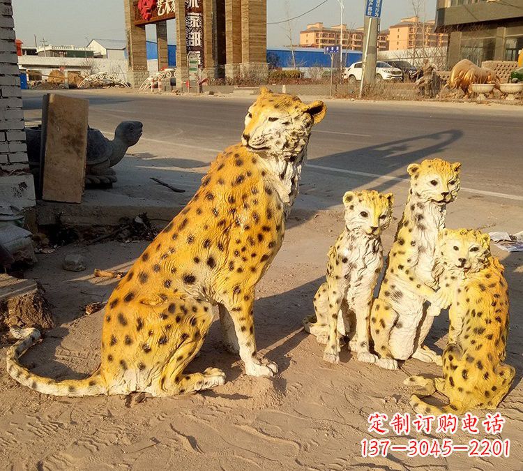 安阳玻璃钢仿真豹子雕塑