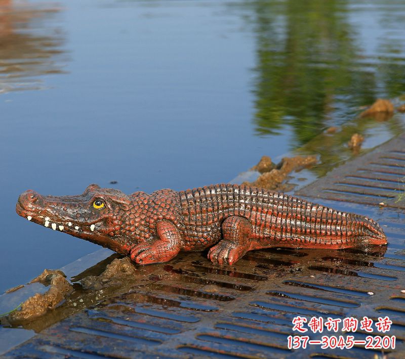 安阳玻璃钢仿真鳄鱼园林水景景观动物雕塑