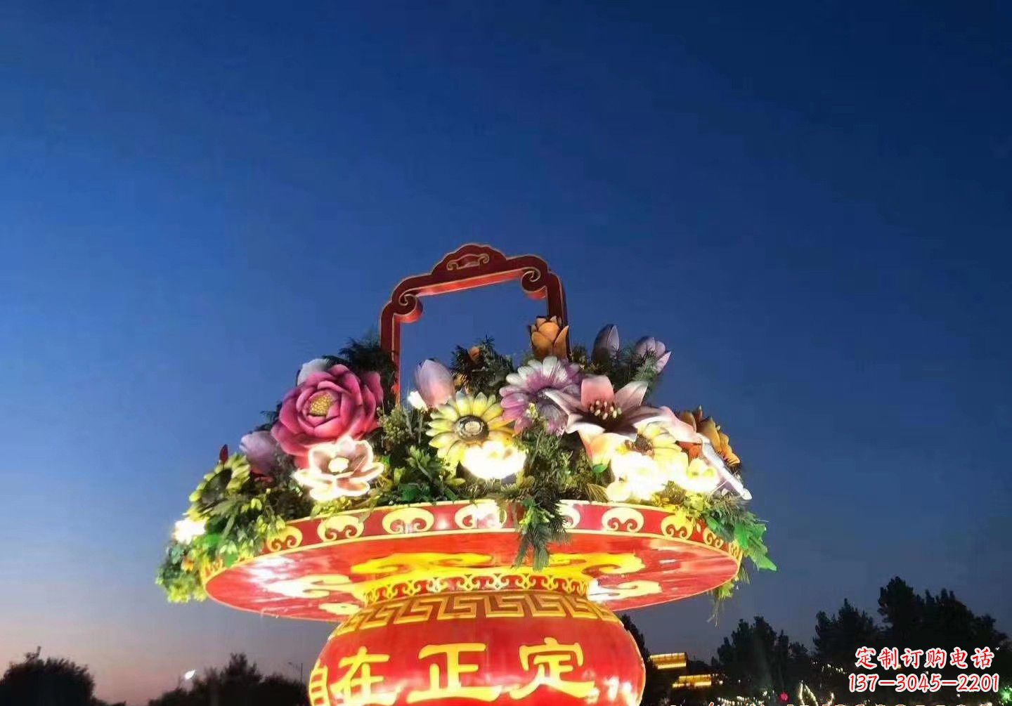 安阳玻璃钢花篮景观雕塑