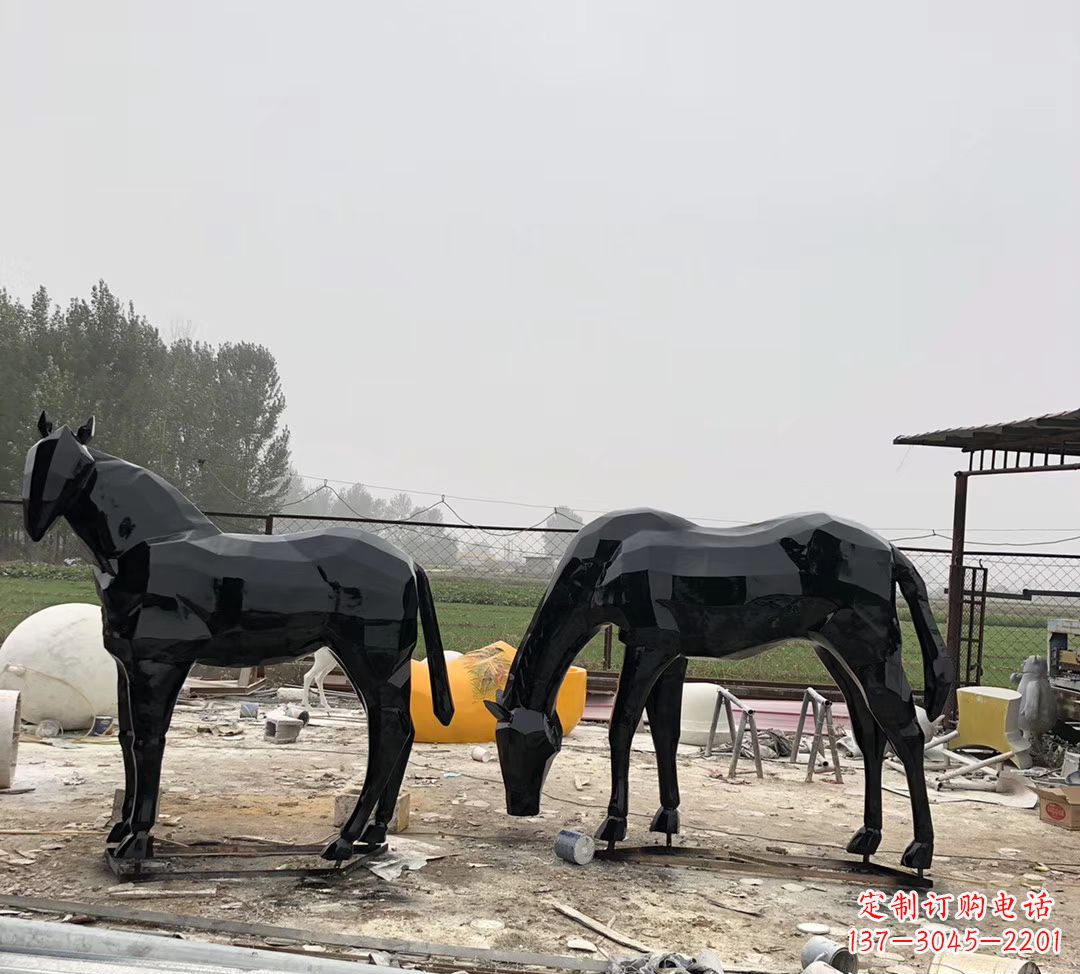 安阳玻璃钢几何吃草马雕塑公园动物玻璃钢马雕塑 (4)