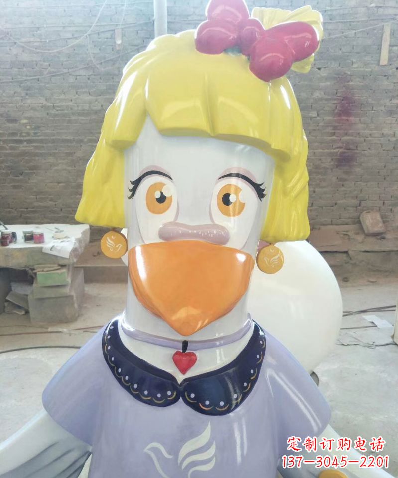 安阳玻璃钢卡通鸭子动物雕塑