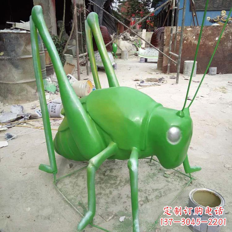 安阳玻璃钢蚂蚱蝗虫雕塑