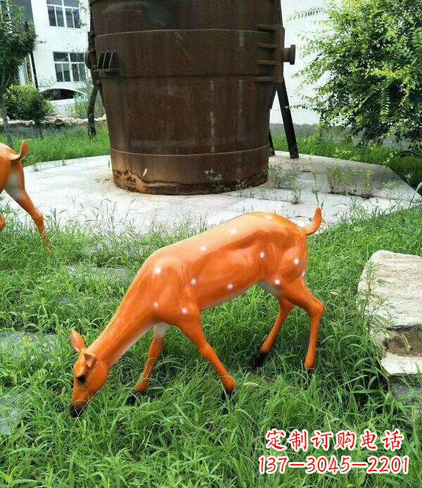 安阳玻璃钢喷漆动物梅花鹿雕塑