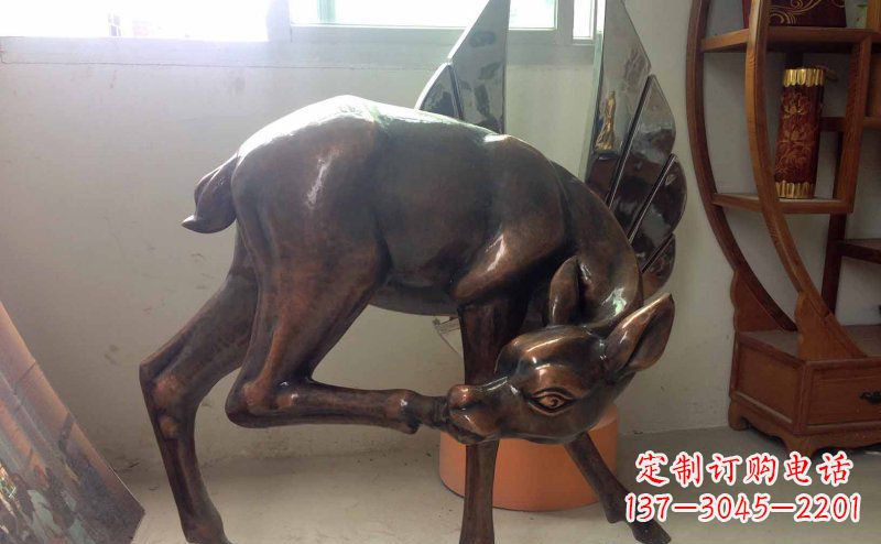 安阳玻璃钢小鹿仿铜动物雕塑