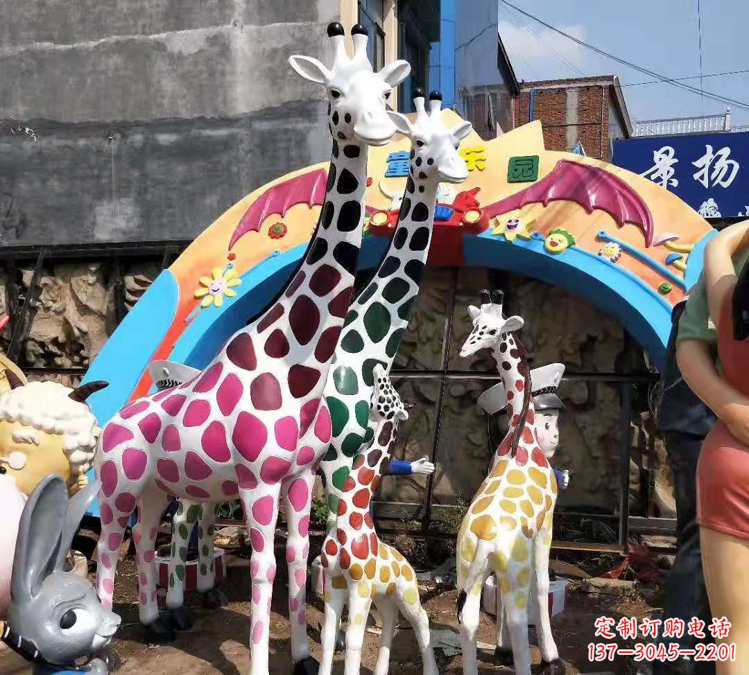 安阳玻璃钢长颈鹿雕塑公园景观摆件