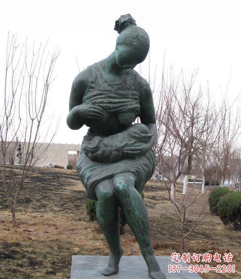 安阳哺乳的女人公园人物铜雕