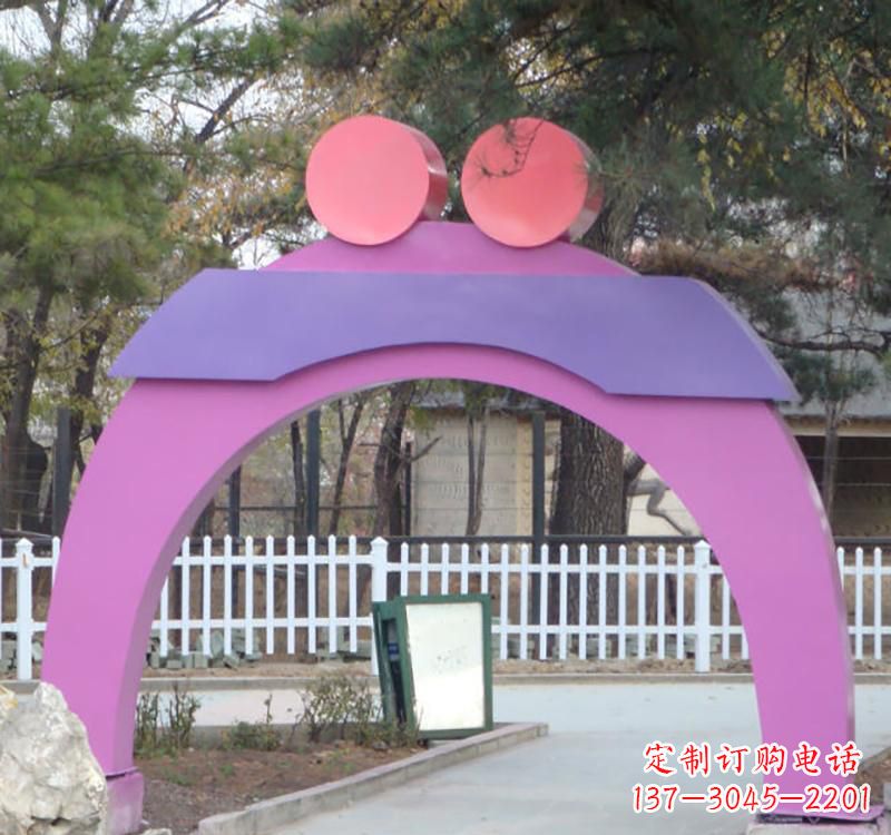 安阳不锈钢爱心拱门雕塑2