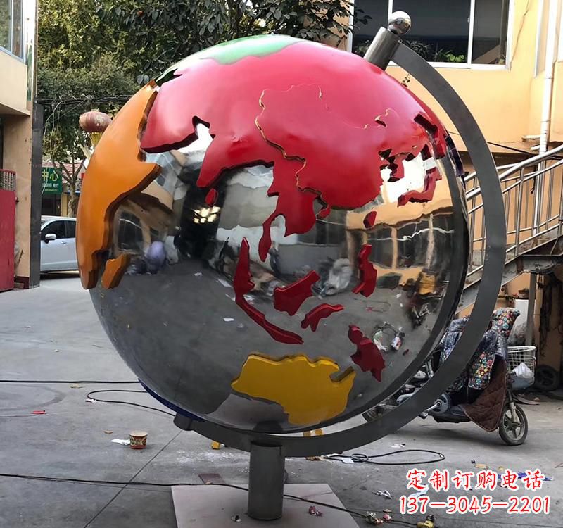 安阳不锈钢彩绘景观地球仪雕塑