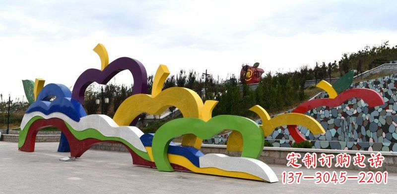 安阳不锈钢彩色抽象苹果雕塑
