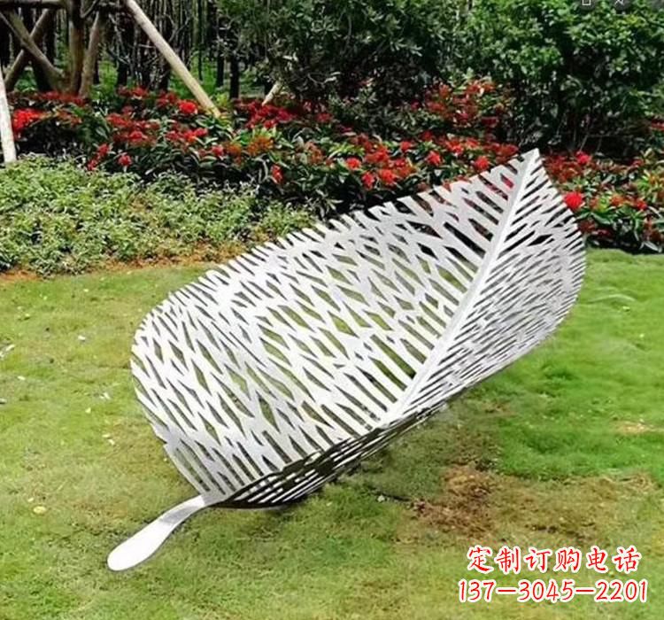 安阳不锈钢草坪树叶雕塑