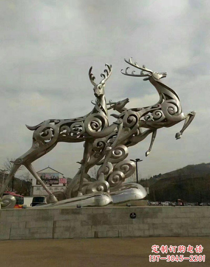 安阳不锈钢城市祥云浮雕梅花鹿雕塑