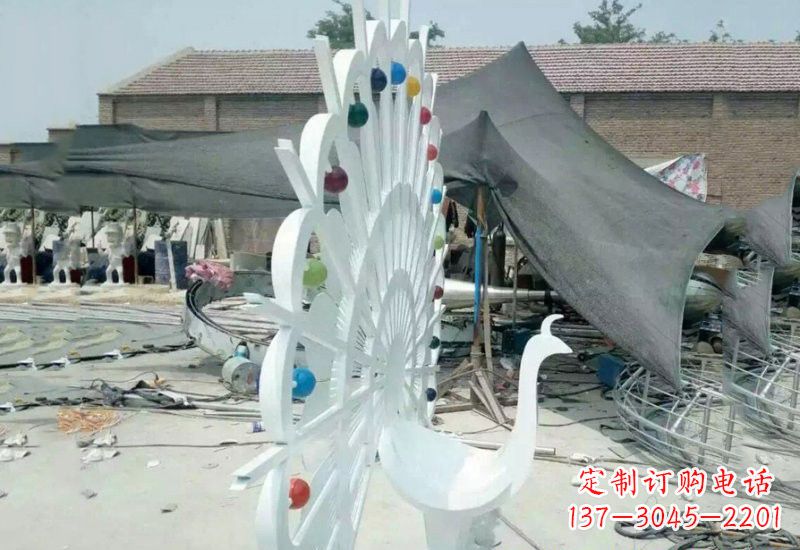 安阳不锈钢抽象孔雀雕塑 (3)