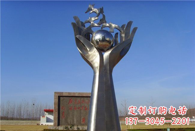 安阳不锈钢抽象手托和平鸽雕塑