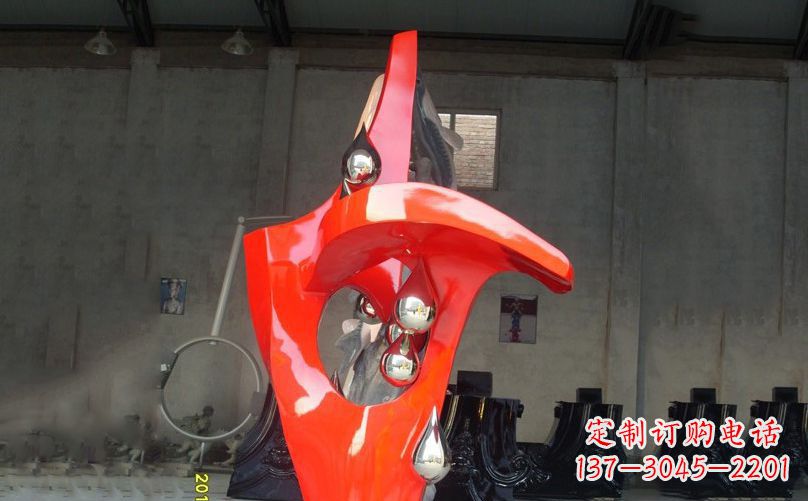 安阳不锈钢抽象水滴景观雕塑