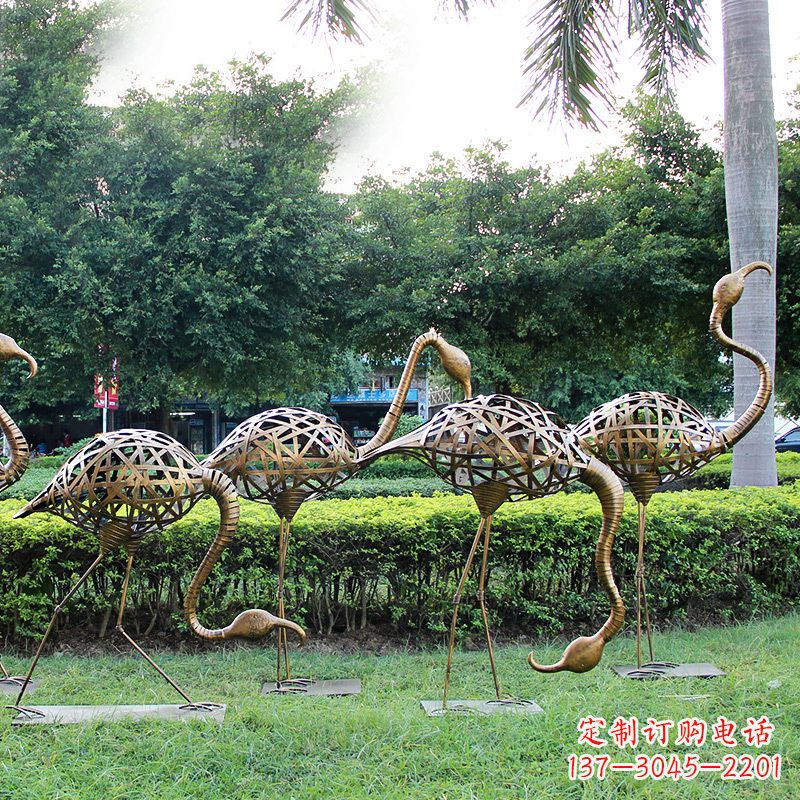 安阳不锈钢抽象网格仙鹤,公园草坪动物雕塑摆件