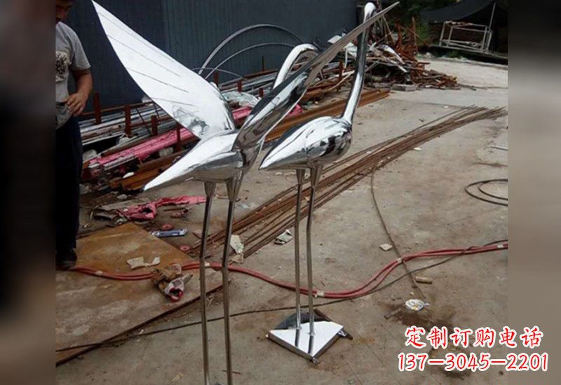 安阳不锈钢抽象仙鹤雕塑2