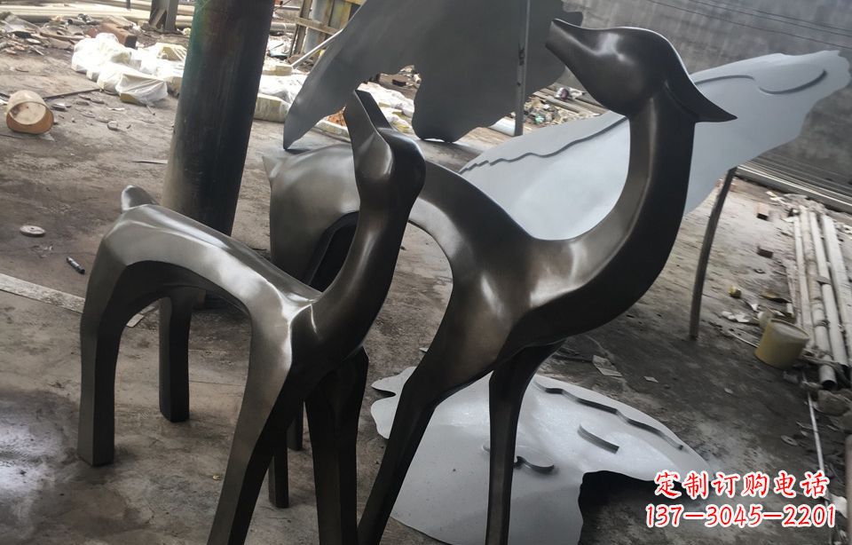安阳不锈钢抽象小鹿动物雕塑