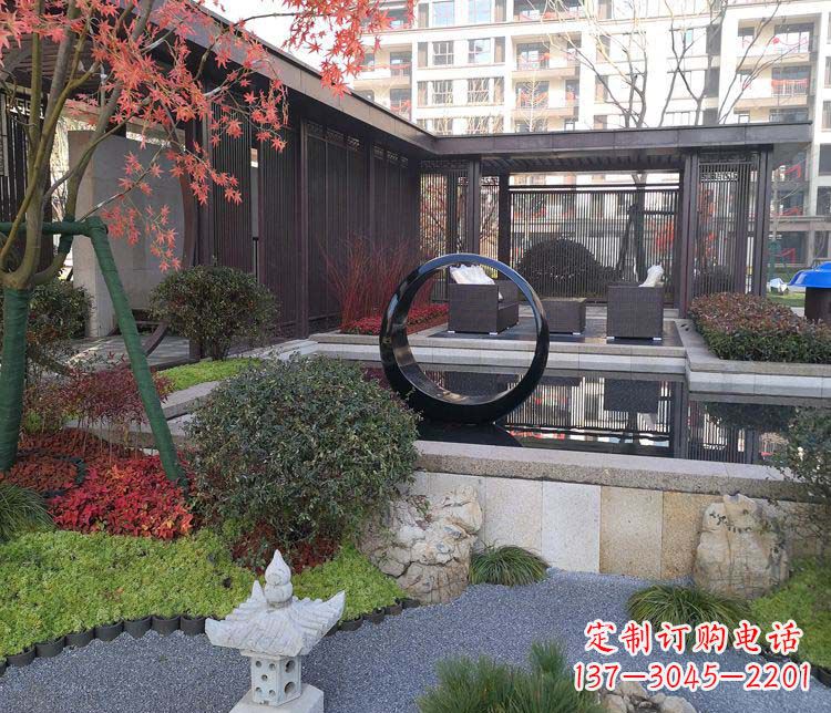 安阳不锈钢抽象圆环雕塑