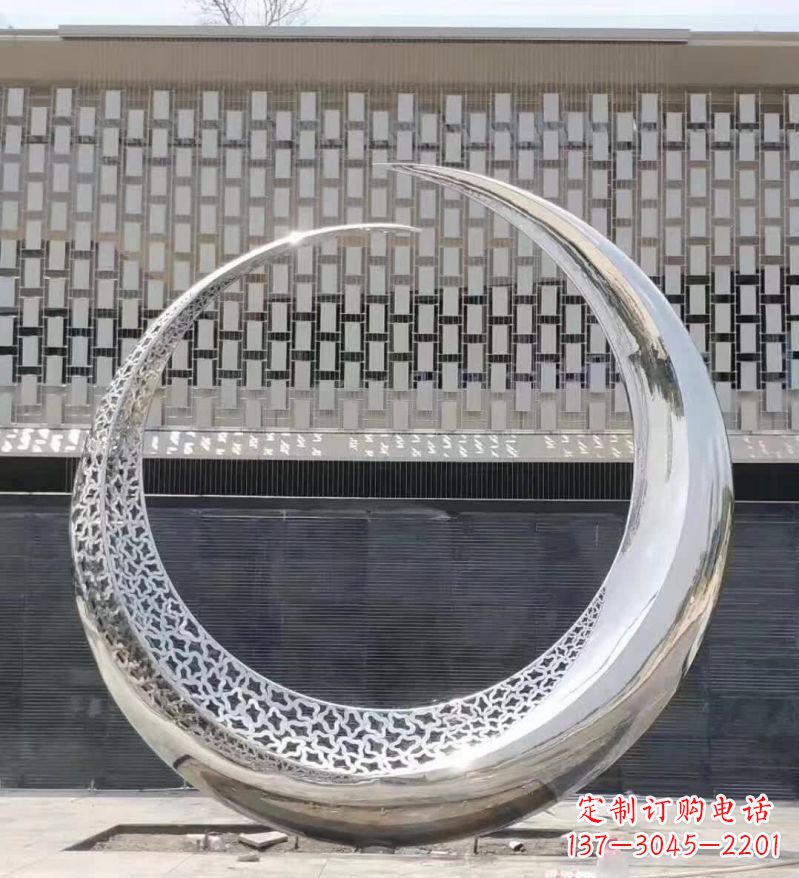 安阳不锈钢抽象月亮雕塑
