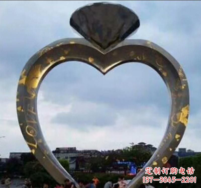 安阳不锈钢创意戒指雕塑