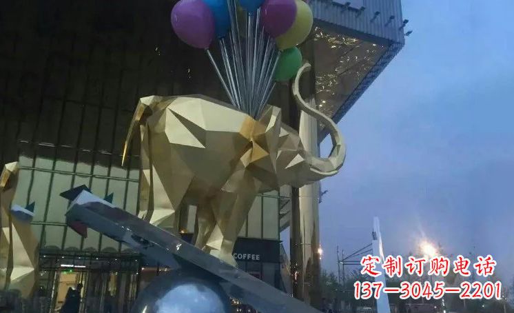 安阳不锈钢大象踩高跷城市景观雕塑