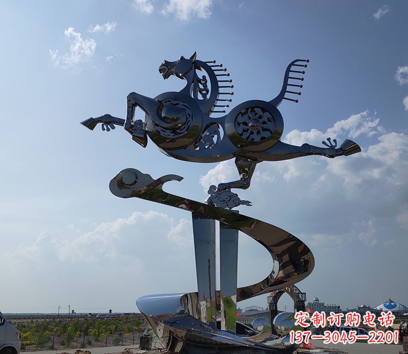 安阳不锈钢大型马踏飞燕景观雕塑