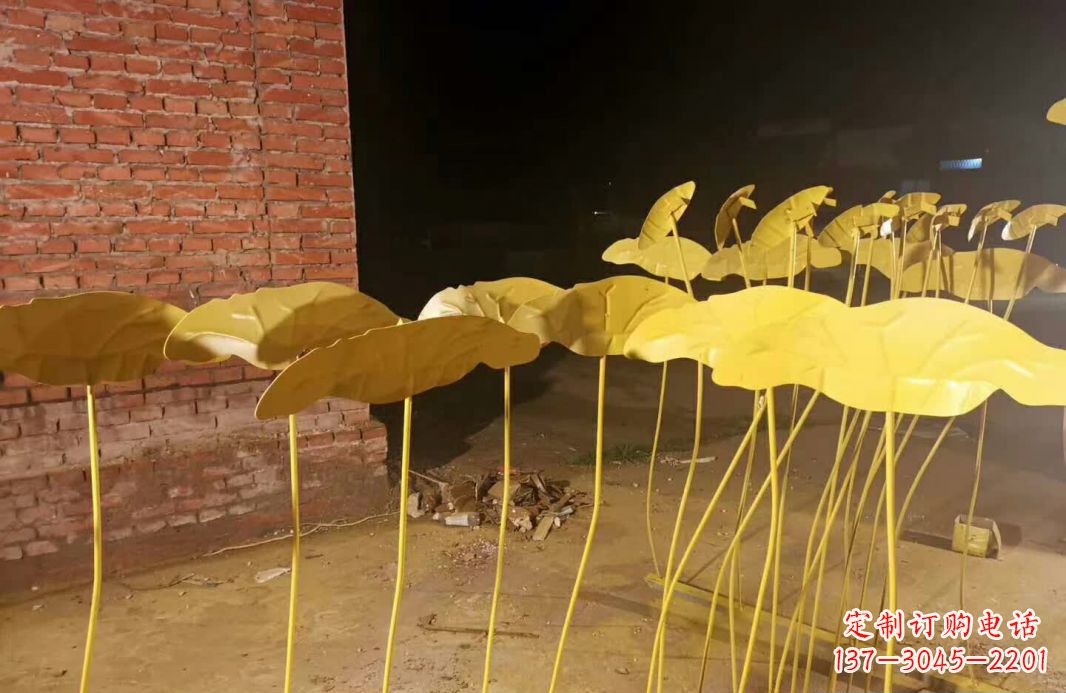 安阳不锈钢锻造荷花雕塑1