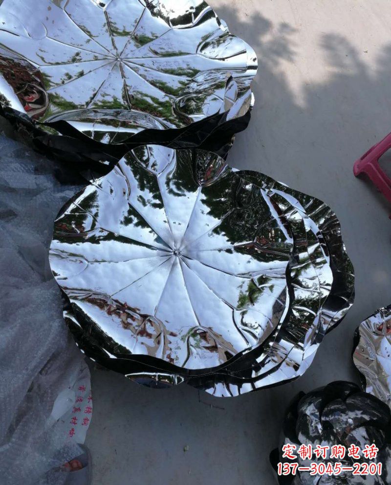 安阳不锈钢锻造莲花雕塑效果图