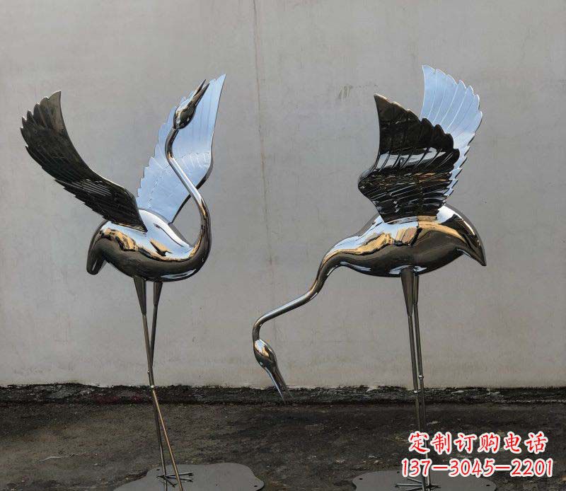安阳不锈钢锻造仙鹤展翅雕塑
