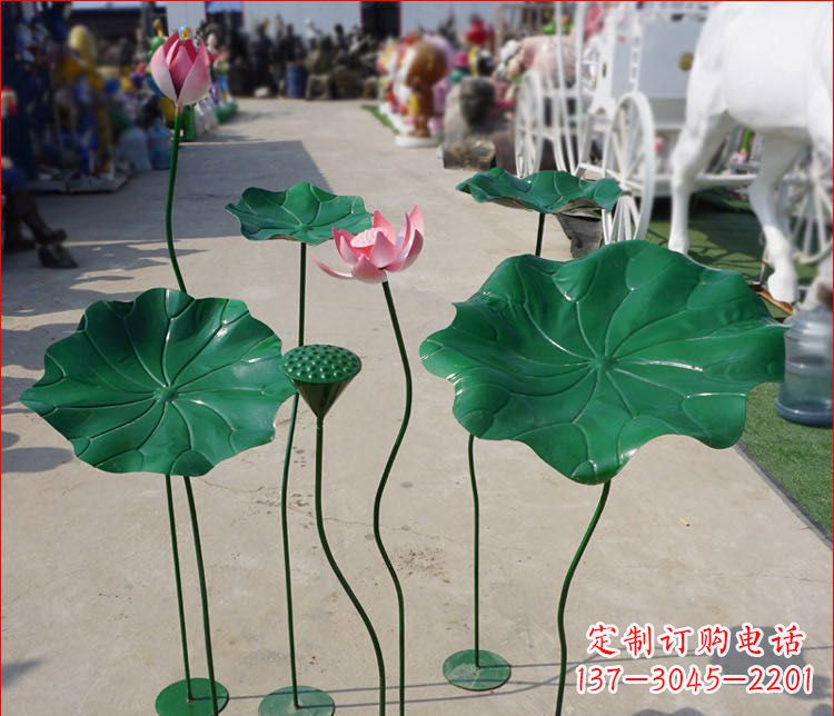 安阳不锈钢公园彩色荷花雕塑