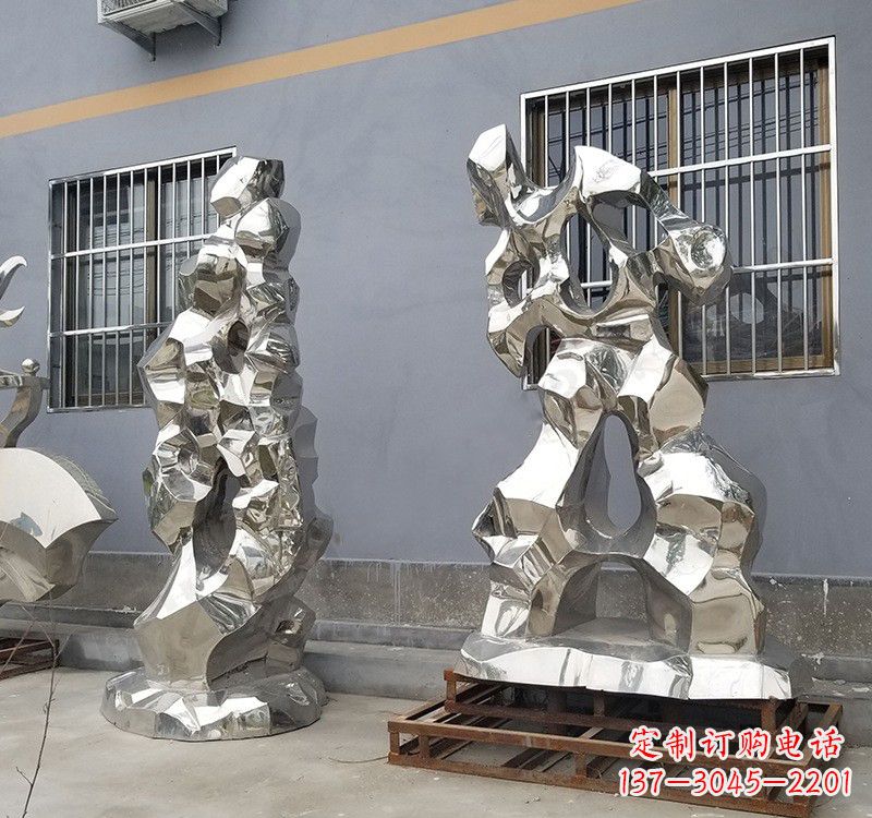 安阳太湖石雕塑精美的艺术品