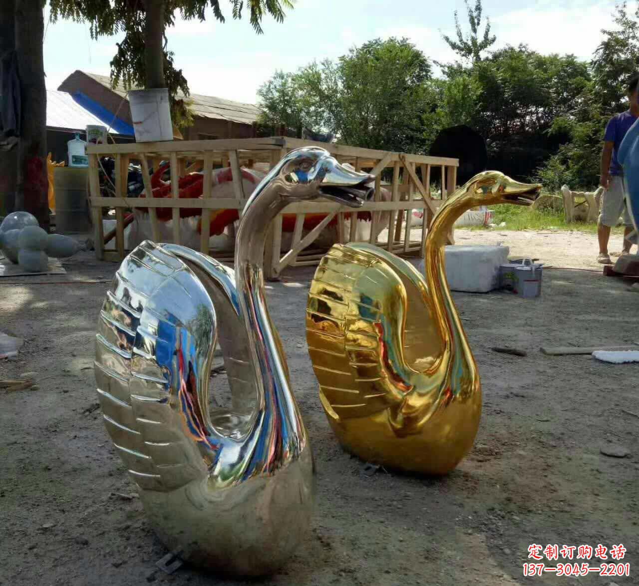 安阳不锈钢公园天鹅景观雕塑