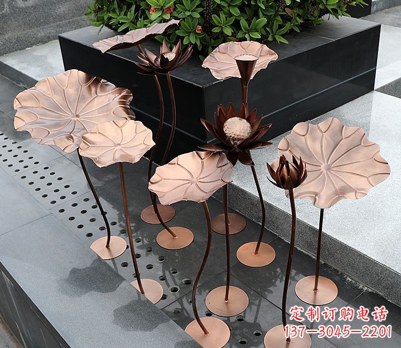 安阳不锈钢古铜色荷花雕塑1