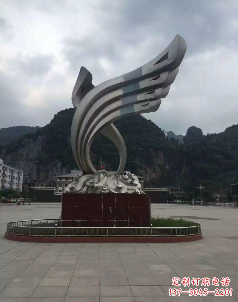 安阳不锈钢广场抽象翅膀雕塑