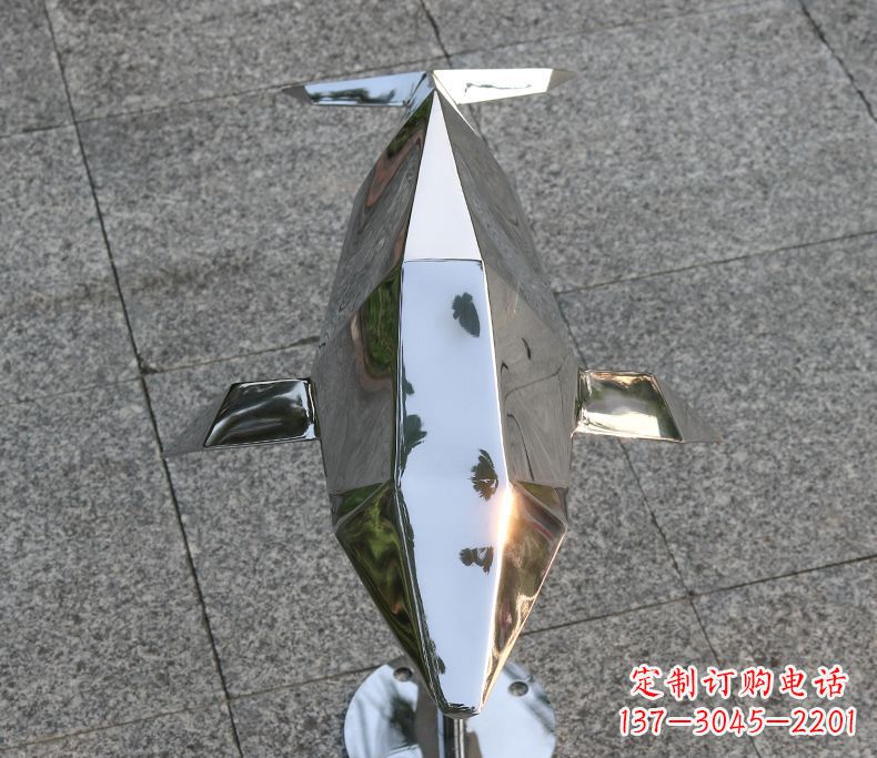 安阳不锈钢广场抽象海豚雕塑