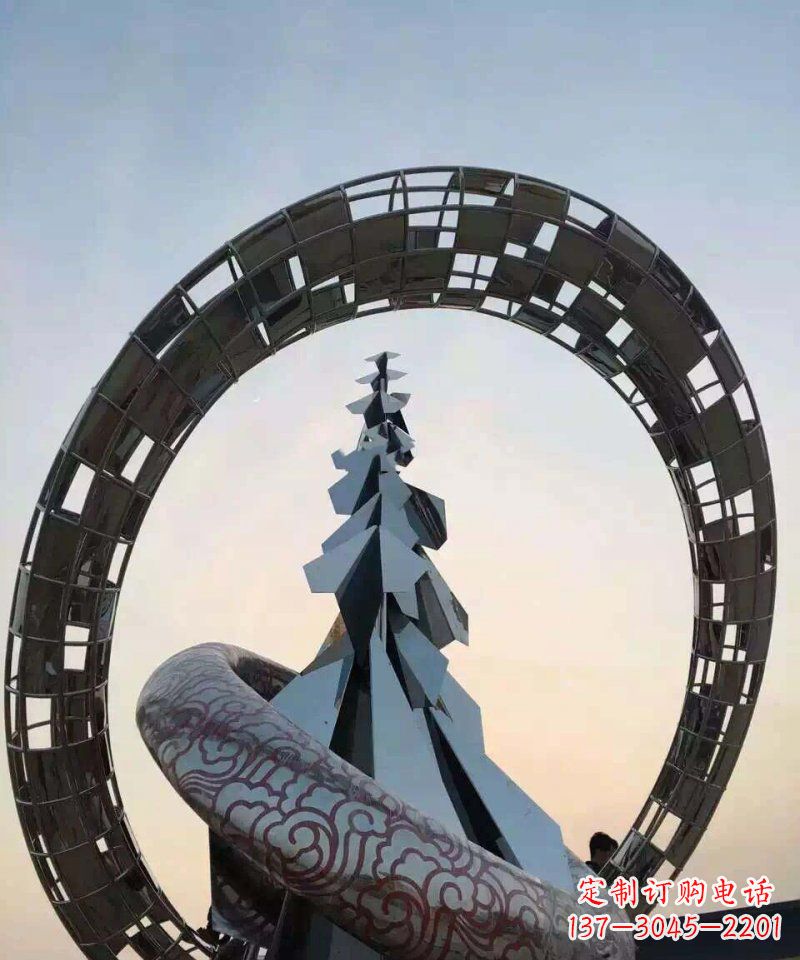 安阳不锈钢广场抽象松树和祥云雕塑