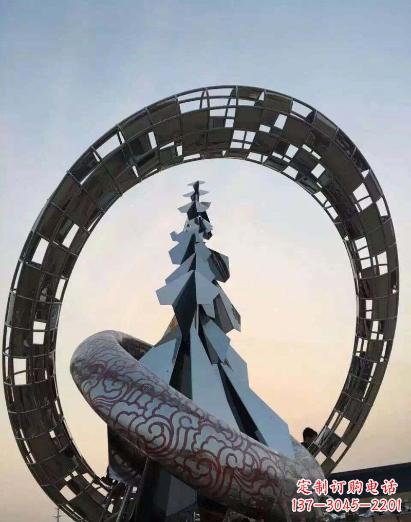安阳不锈钢广场抽象祥云和松树雕塑